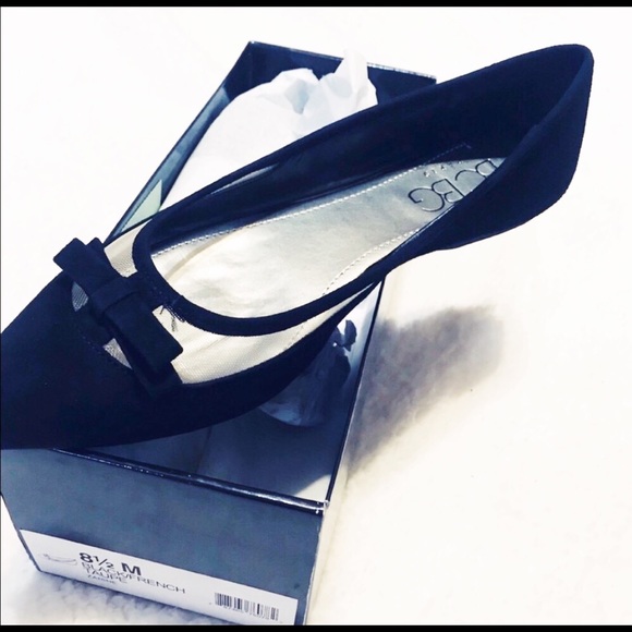 BCBGeneration Shoes - NIB NWT BCBGeneration Black suede flats shoes